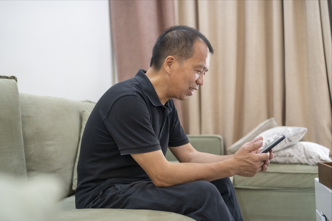 退休旅行顺道看望了几位老同学，我才发现：43年的同学情也淡如水